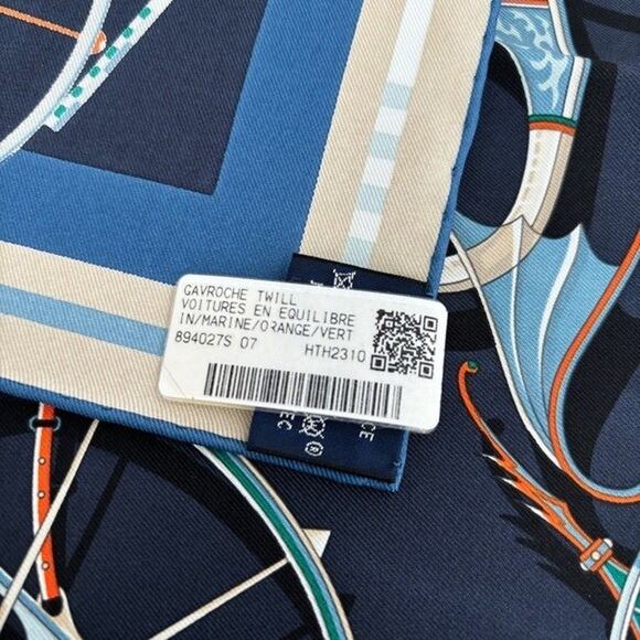 Hermes Gavroche Twill Voitures En Equilibre 45 Marine Square Scarf Handkerchief - Picture 2 of 8